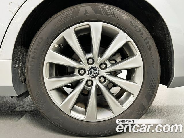 Toyota Camry 2.5 XLE 2015 — фото 5