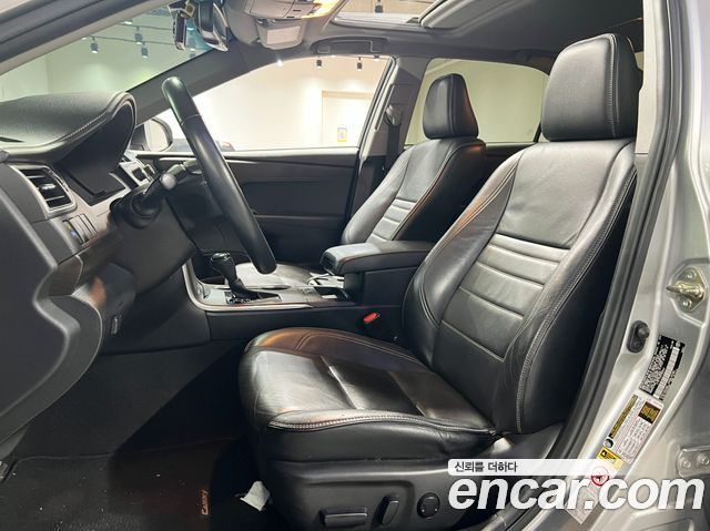 Toyota Camry 2.5 XLE 2015 — фото 10