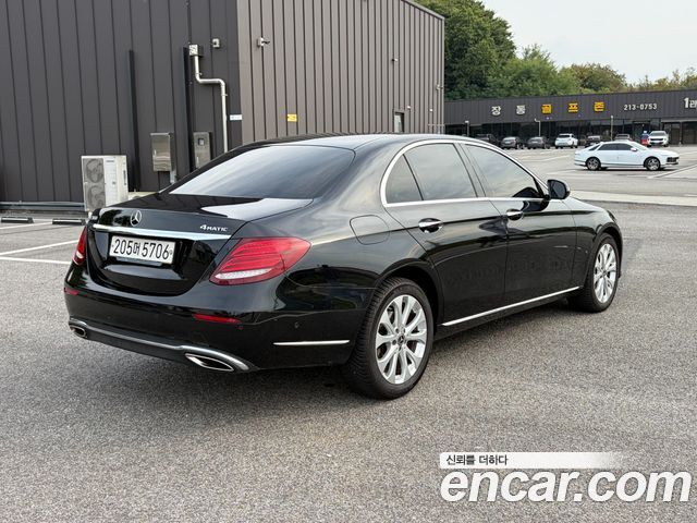 Mercedes-Benz E-Class (W213) E300 4MATIC Exclusive 2019 — фото 2