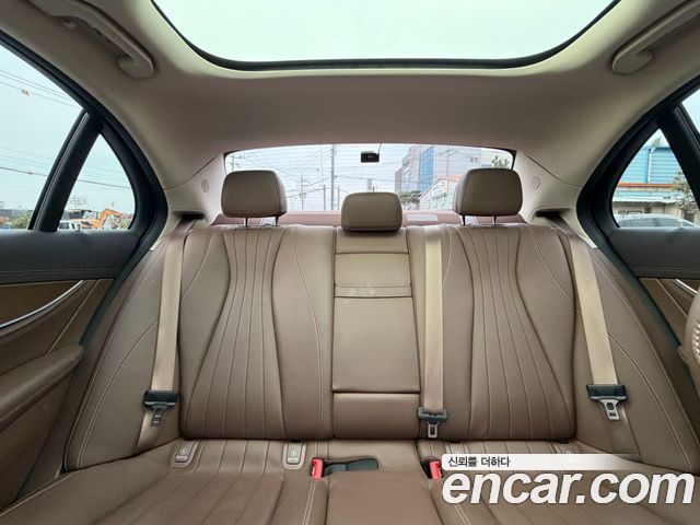 Mercedes-Benz E-Class (W213) E300 4MATIC Exclusive 2019 — фото 7