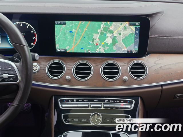 Mercedes-Benz E-Class (W213) E300 4MATIC Exclusive 2019 — фото 17