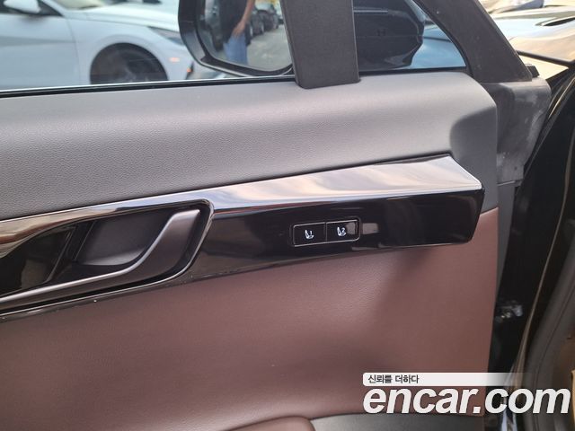 Hyundai Grandeur (GN7) 2,5 Gasoline 2WD Exclusive 2023 — фото 9