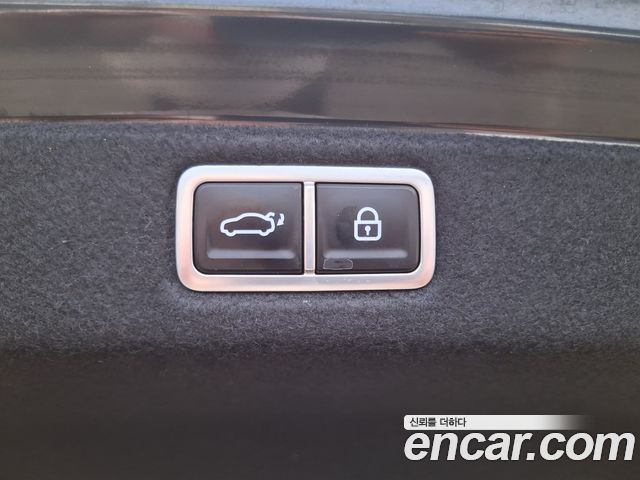 Hyundai Grandeur (GN7) 2,5 Gasoline 2WD Exclusive 2023 — фото 18