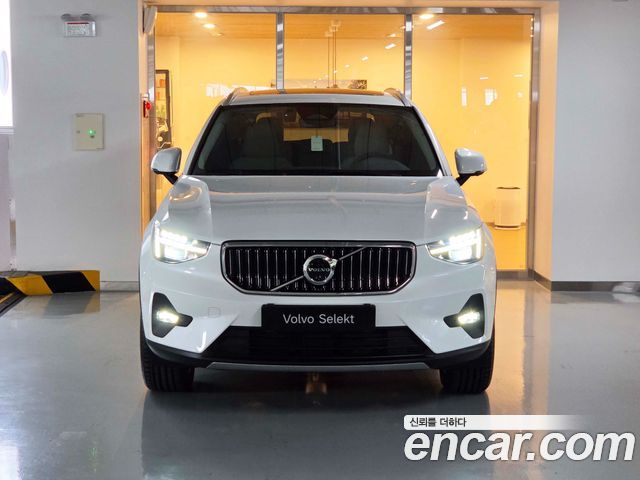 Volvo XC40 B4 Ultra Bright 2026 — фото 3