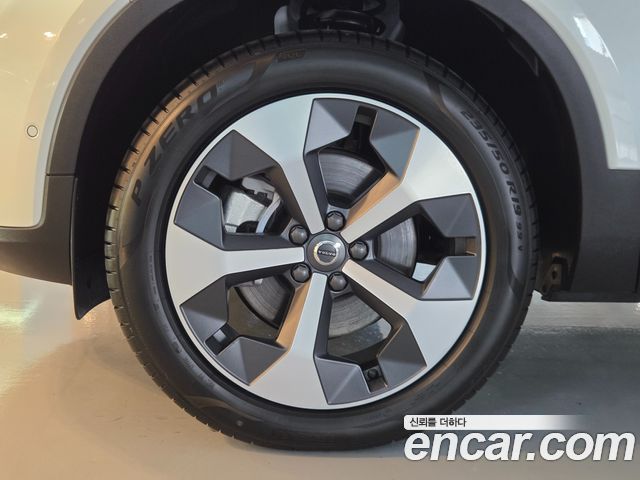 Volvo XC40 B4 Ultra Bright 2026 — фото 5