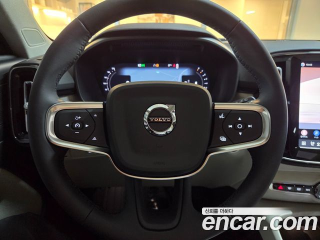 Volvo XC40 B4 Ultra Bright 2026 — фото 17