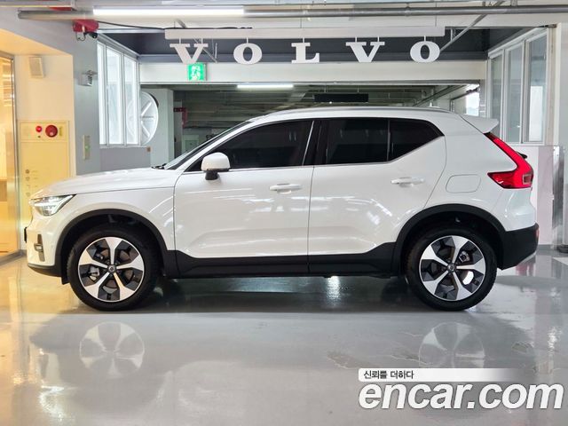 Volvo XC40 B4 Ultra Bright 2026 — фото 24