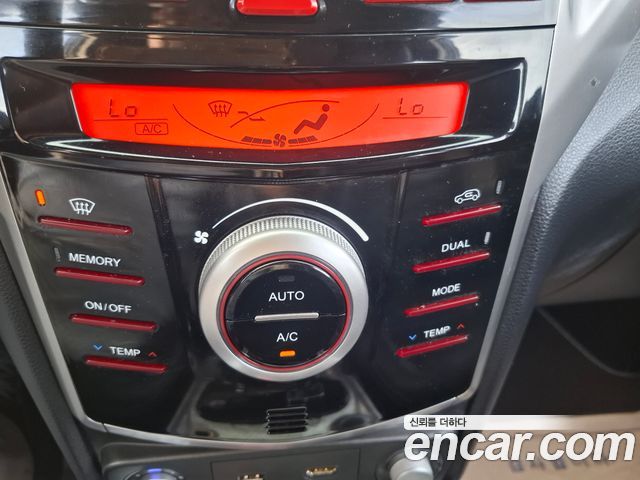 KG Mobility (SsangYong) Tivoli LX 2WD HI-DLX 2016 — фото 14