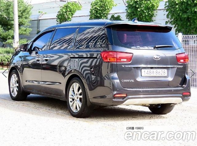 Kia Carnival 9-Seater Prstige 2019 — фото 2