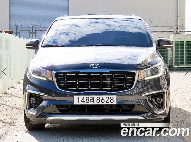 Kia Carnival 9-Seater Prstige 2019 — фото 3