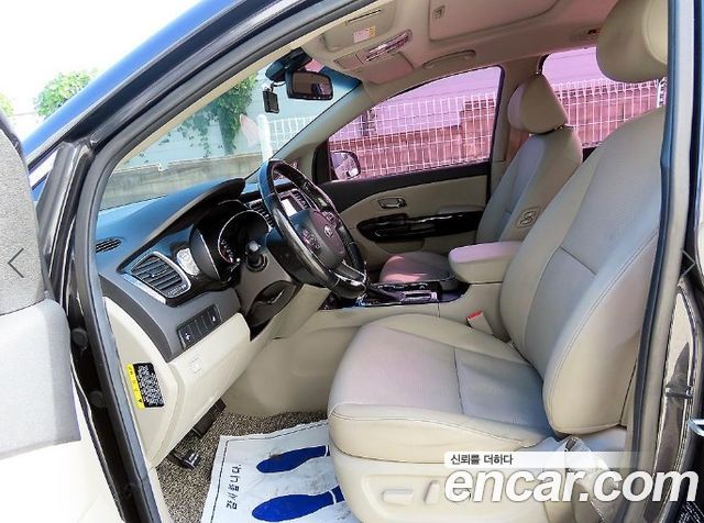 Kia Carnival 9-Seater Prstige 2019 — фото 5