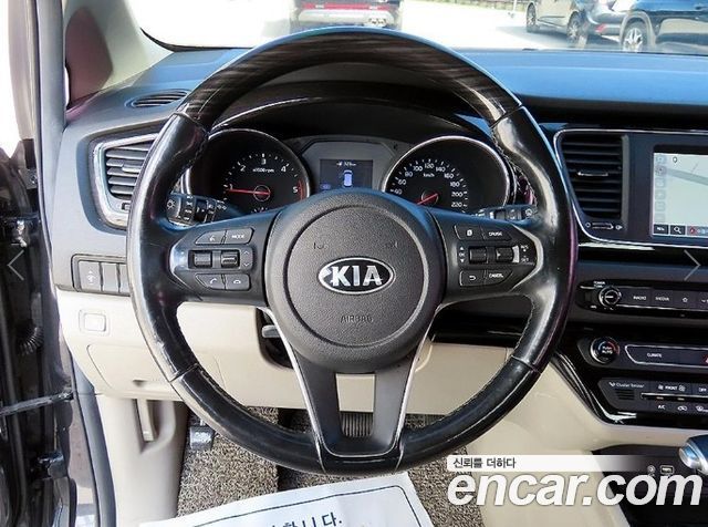 Kia Carnival 9-Seater Prstige 2019 — фото 9