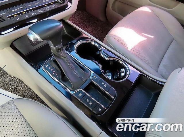 Kia Carnival 9-Seater Prstige 2019 — фото 15