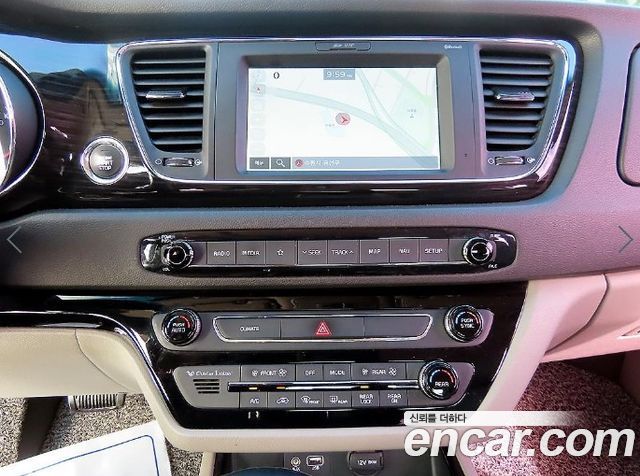 Kia Carnival 9-Seater Prstige 2019 — фото 18