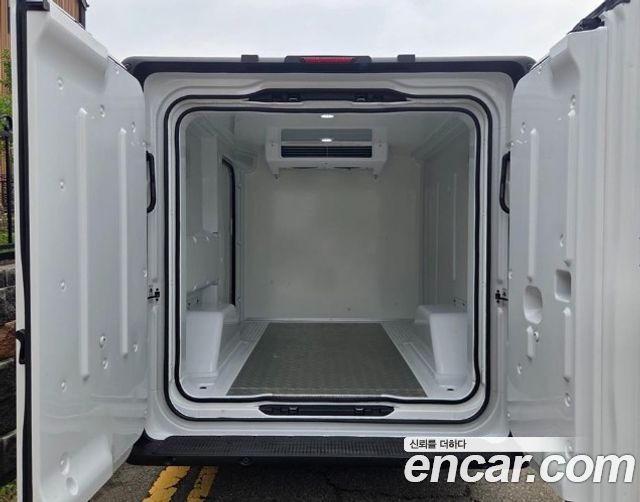 Hyundai ST1 Cargo Freezer Container Premium 2026 — фото 6