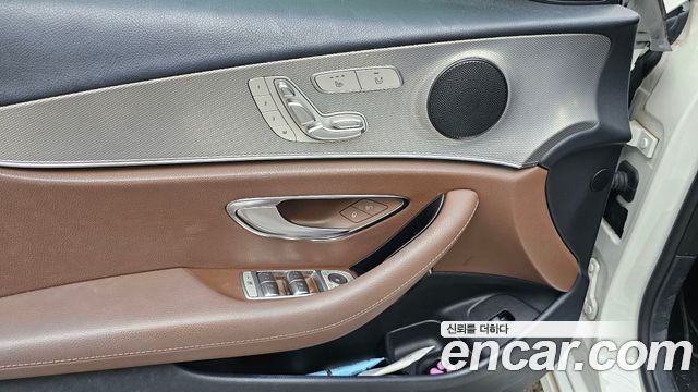 Mercedes-Benz E-Class (W213) E250 Avantgarde 2020 — фото 16