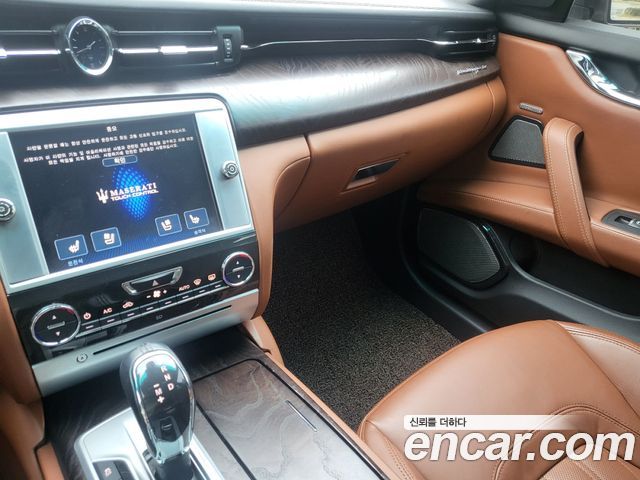 Maserati Quattroporte S Q4 3.0 V6 Granlusso 2016 — фото 16