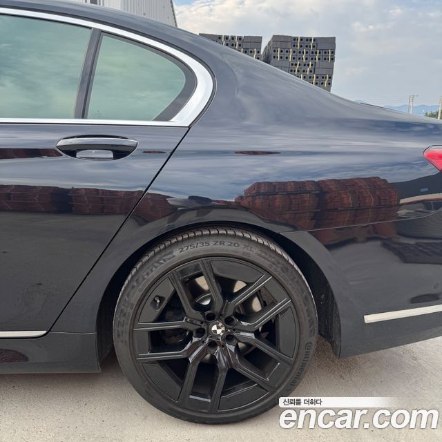 BMW 7 Series (G11) 740Li xDrive M Sport Package 2017 — фото 12