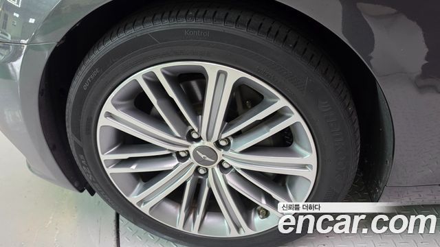 Genesis G80 3.3 GDI AWD Luxury 2017 — фото 6