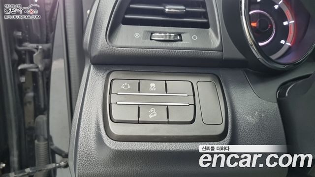 KG Mobility (SsangYong) Tivoli Air Diesel IX 2WD 2019 — фото 18