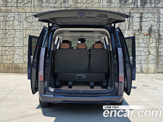 Hyundai Staria L3.5 Lounge 9-Seater Inspiration 2023 — фото 7