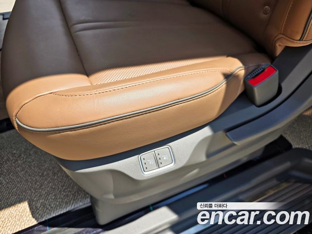 Hyundai Staria L3.5 Lounge 9-Seater Inspiration 2023 — фото 9