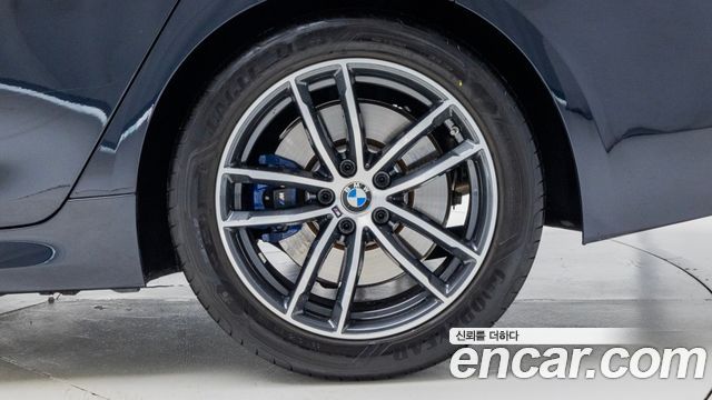 BMW 5 Series (G30) 523d M Sport 2023 — фото 5