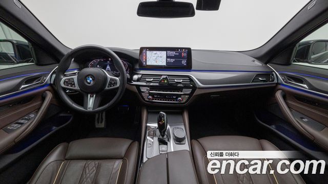 BMW 5 Series (G30) 523d M Sport 2023 — фото 7
