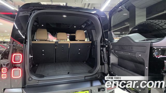 Land Rover Defender (L663) 110 D300 X-Dynamic HSE 2026 — фото 8