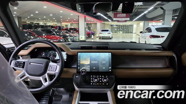 Land Rover Defender (L663) 110 D300 X-Dynamic HSE 2026 — фото 9