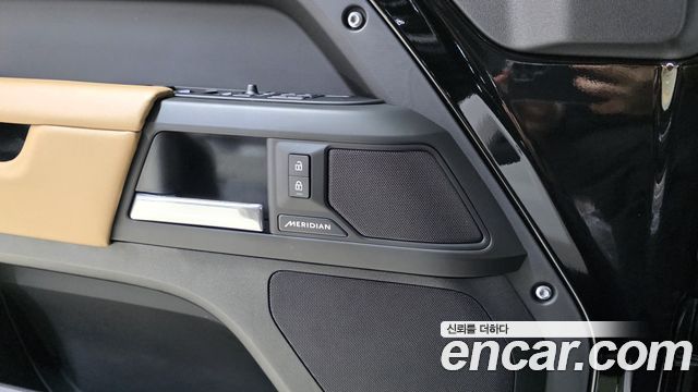 Land Rover Defender (L663) 110 D300 X-Dynamic HSE 2026 — фото 16