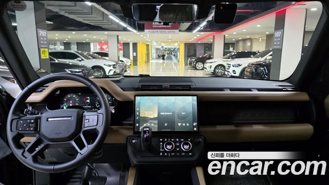Land Rover Defender (L663) 110 P300 X-Dynamic SE 2026 — фото 9