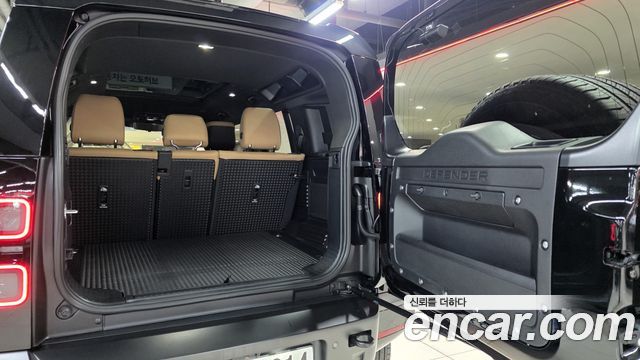Land Rover Defender (L663) 110 P300 X-Dynamic SE 2026 — фото 16