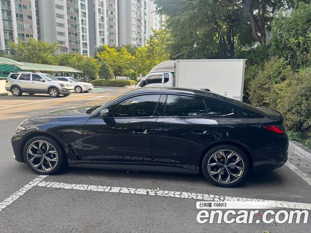 BMW i4 eDrive40 M Sports Pro 2023 — фото 9