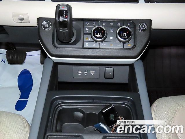 Land Rover Defender (L663) 110 D240 S 2020 — фото 16