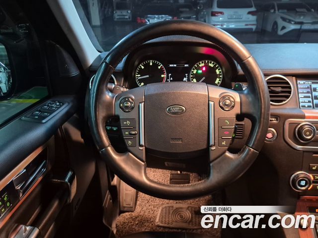 Land Rover Discovery 4 3.0 SDV6 SE 2014 — фото 8