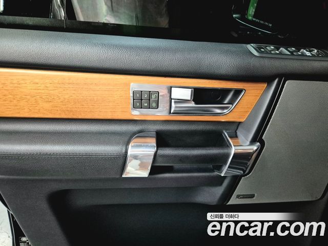 Land Rover Discovery 4 3.0 SDV6 SE 2014 — фото 18