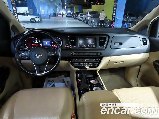 Kia Carnival 9-Seater Hi-Limousine Luxury 2019 — фото 5