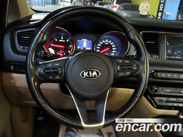 Kia Carnival 9-Seater Hi-Limousine Luxury 2019 — фото 9