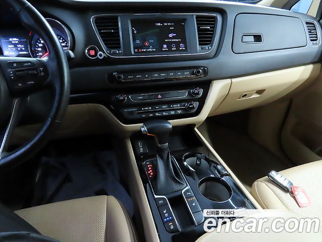 Kia Carnival 9-Seater Hi-Limousine Luxury 2019 — фото 10