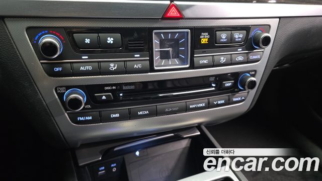Genesis G80 3.3 GDI AWD Premium Luxury 2017 — фото 17