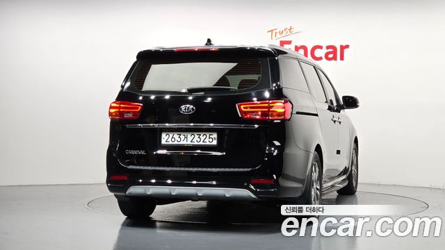 Kia Carnival 9-Seater Luxury 2020 — фото 4