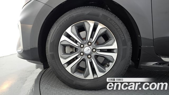 Kia Carnival 9-Seater Luxury 2020 — фото 5