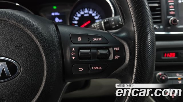 Kia Carnival 9-Seater Luxury 2020 — фото 15