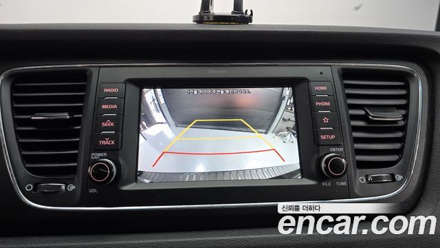Kia Carnival 9-Seater Luxury 2020 — фото 17