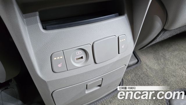 Kia Carnival 9-Seater Luxury 2020 — фото 20