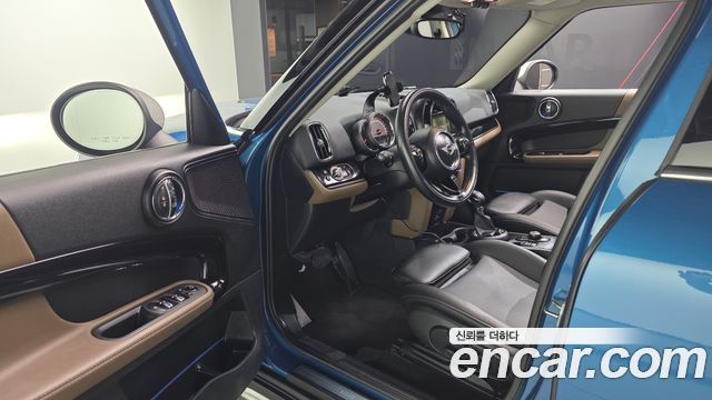 MINI Cooper D Countryman ALL4 2nd 2018 — фото 10