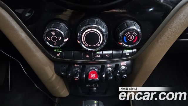 MINI Cooper D Countryman ALL4 2nd 2018 — фото 16
