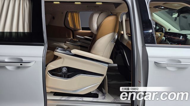 Kia Carnival (IV) Gasoline 9-Seater Hi Limousine (7-seater Limousine(Special vehicle) 2024 — фото 11