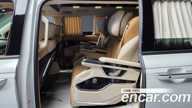 Kia Carnival (IV) Gasoline 9-Seater Hi Limousine (7-seater Limousine(Special vehicle) 2024 — фото 26